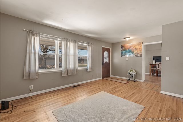 553 S 97th East Place, Tulsa, OK 74128