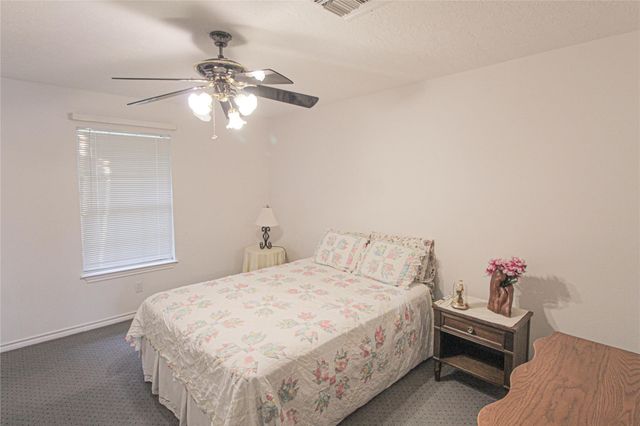 200 Lakefront Drive, Onalaska, TX 77360