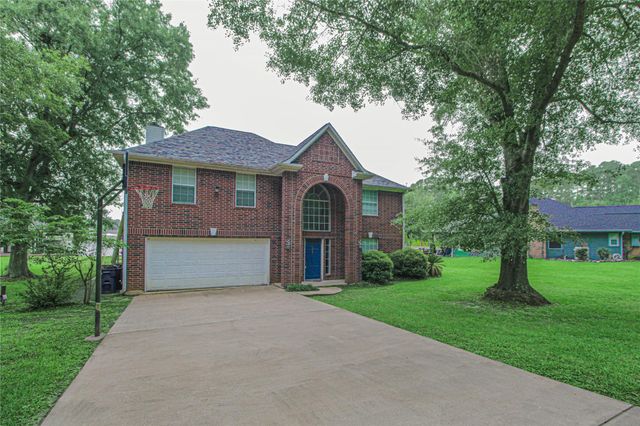 200 Lakefront Drive, Onalaska, TX 77360