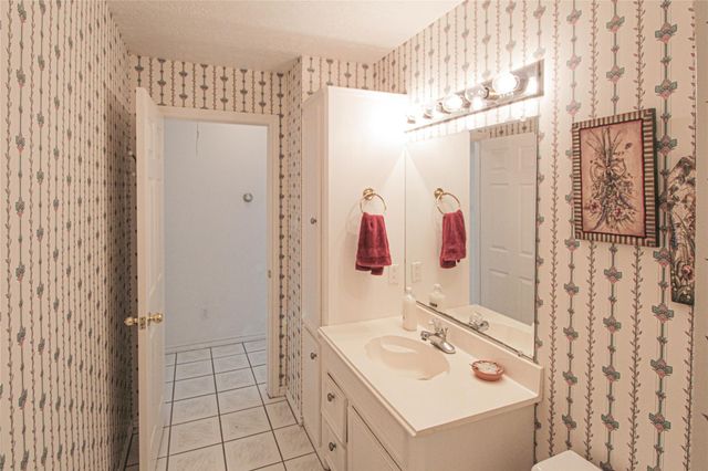 200 Lakefront Drive, Onalaska, TX 77360