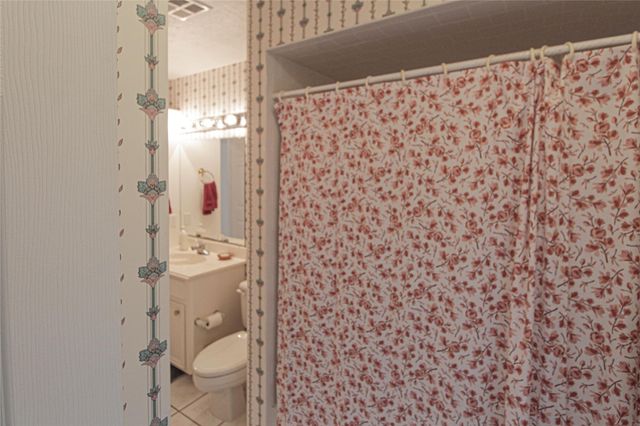 200 Lakefront Drive, Onalaska, TX 77360