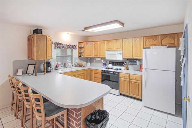 200 Lakefront Drive, Onalaska, TX 77360