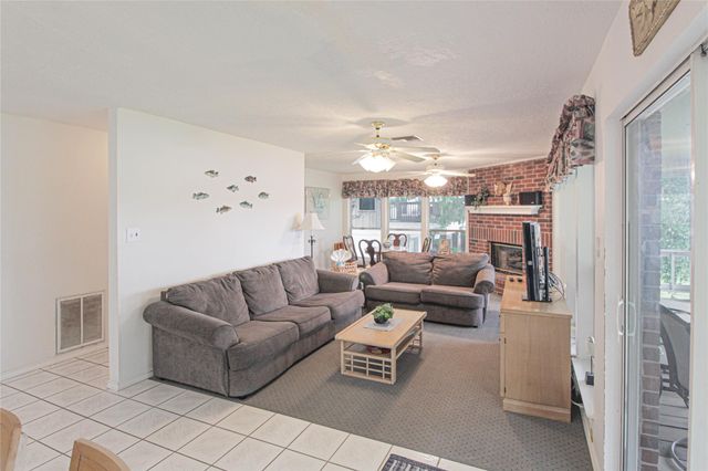 200 Lakefront Drive, Onalaska, TX 77360
