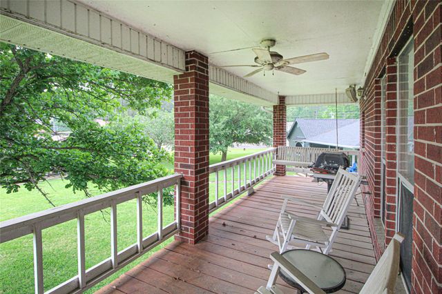 200 Lakefront Drive, Onalaska, TX 77360
