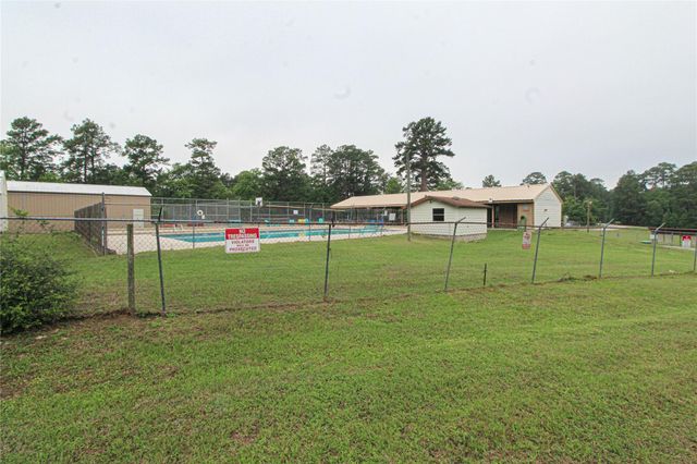200 Lakefront Drive, Onalaska, TX 77360