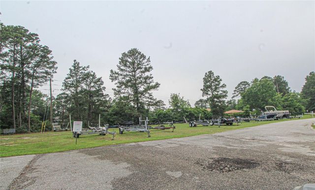200 Lakefront Drive, Onalaska, TX 77360