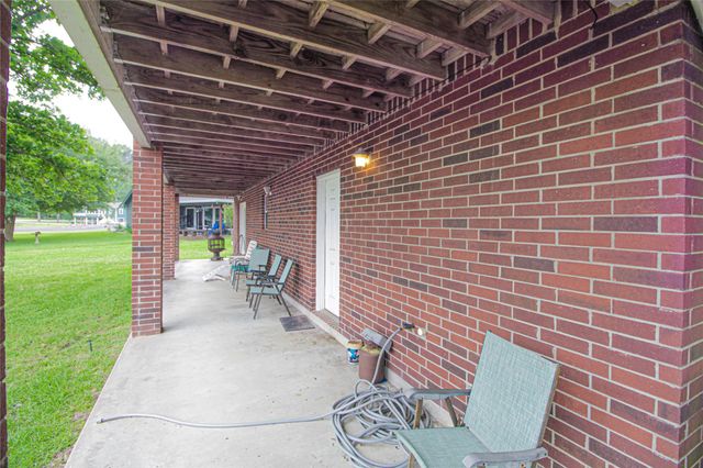 200 Lakefront Drive, Onalaska, TX 77360