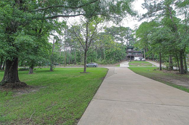 200 Lakefront Drive, Onalaska, TX 77360