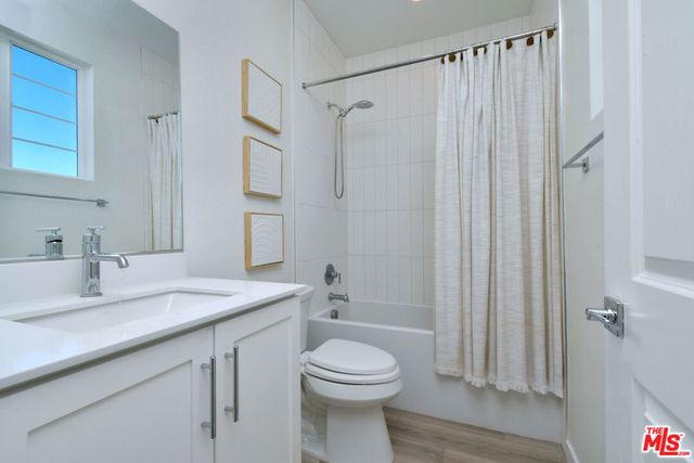 27120 Red Tail Place, Valencia, CA 91381