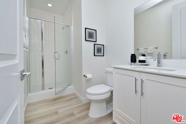 27120 Red Tail Place, Valencia, CA 91381