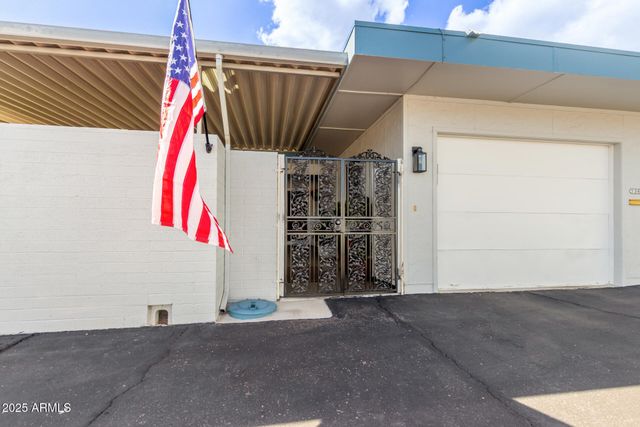 13605 N DEL WEBB Boulevard, Sun City, AZ 85351