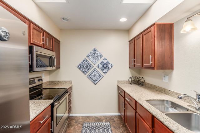 13605 N DEL WEBB Boulevard, Sun City, AZ 85351