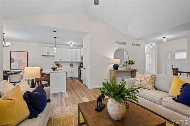 18859 Alyson Drive, Warrenton, MO 63383