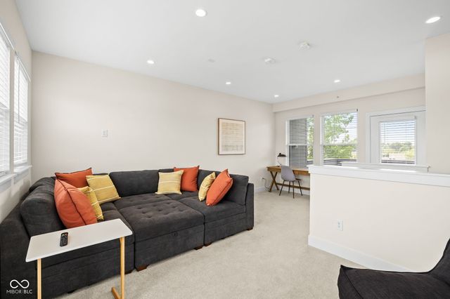 954 Berkhamsted Lane, Carmel, IN 46032