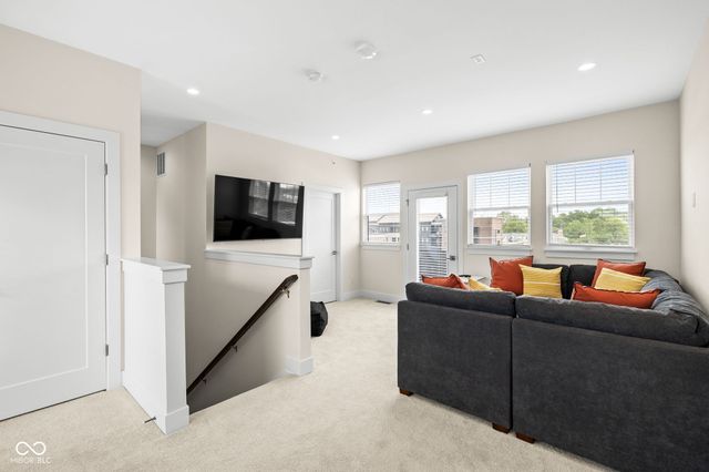 954 Berkhamsted Lane, Carmel, IN 46032