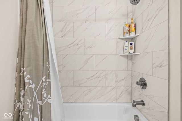 954 Berkhamsted Lane, Carmel, IN 46032