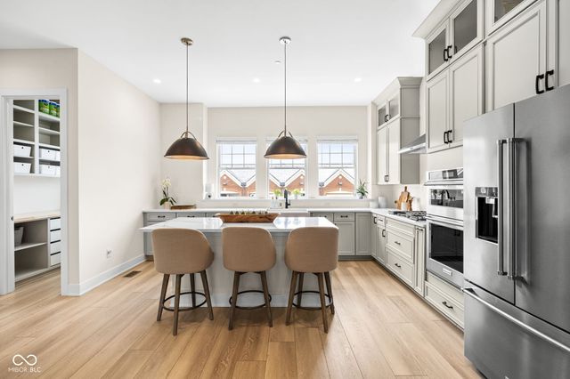 954 Berkhamsted Lane, Carmel, IN 46032