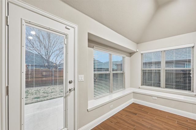 556 Avery Pointe, Lavon, TX 75166