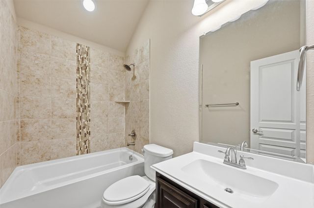 556 Avery Pointe, Lavon, TX 75166