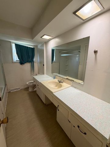 1112 E Dale Street, Springfield, MO 65803