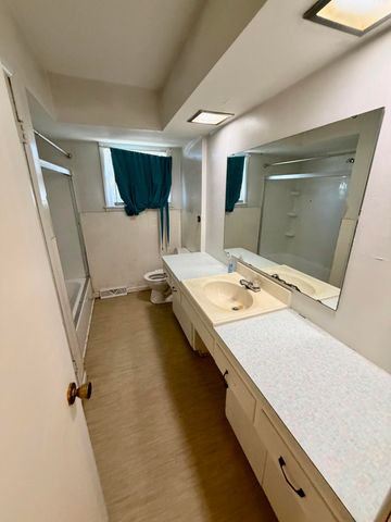 1112 E Dale Street, Springfield, MO 65803