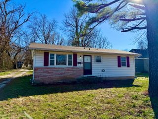 1112 E Dale Street, Springfield, MO 65803