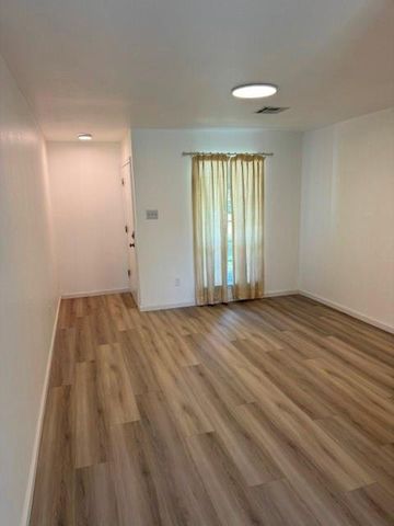 5607 Viking Drive, Houston, TX 77092