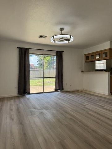 5607 Viking Drive, Houston, TX 77092