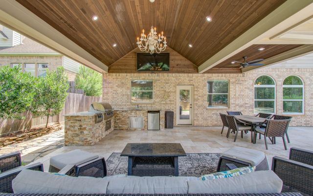2512 Eagle Post Drive, Conroe, TX 77304