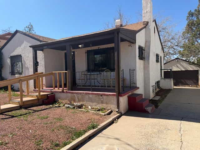 213 Amherst Drive SE, Albuquerque, NM 87106