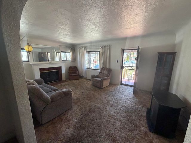 213 Amherst Drive SE, Albuquerque, NM 87106