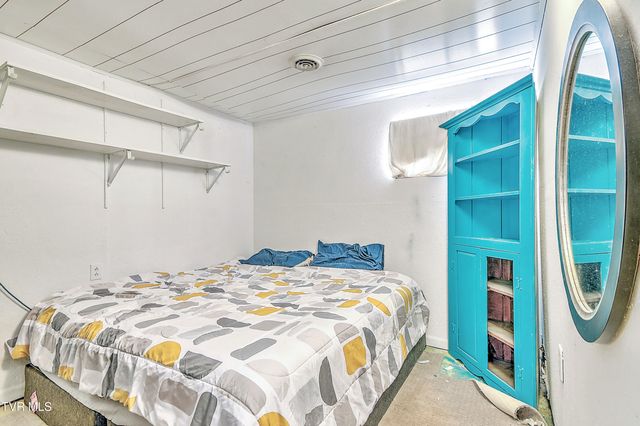 788 Meadow View Road, Bristol, TN 37620