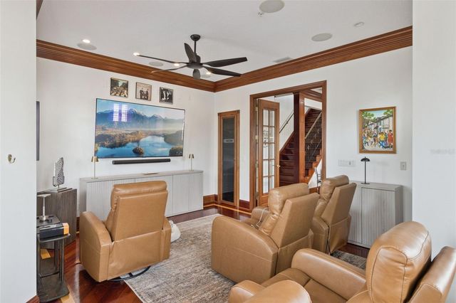 2402 VICTORIA GARDENS LANE, Tampa, FL 33609