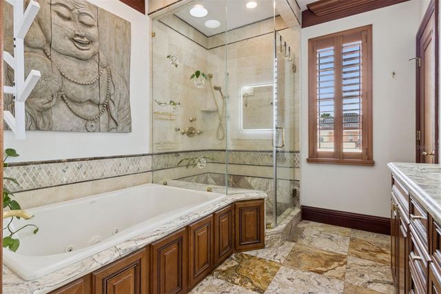 2402 VICTORIA GARDENS LANE, Tampa, FL 33609