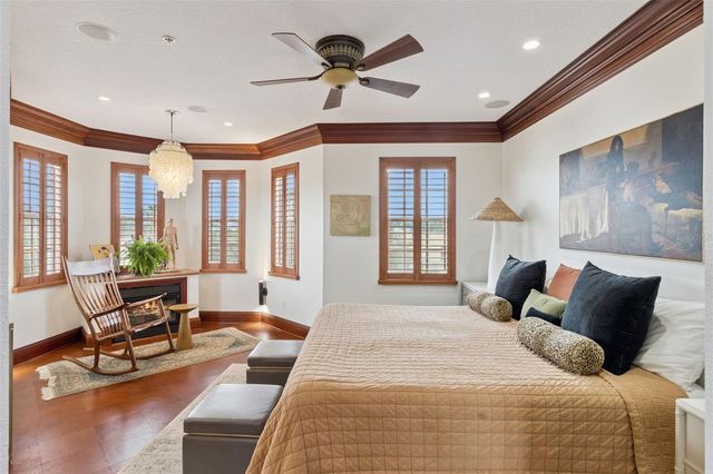 2402 VICTORIA GARDENS LANE, Tampa, FL 33609