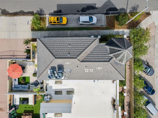 2402 VICTORIA GARDENS LANE, Tampa, FL 33609