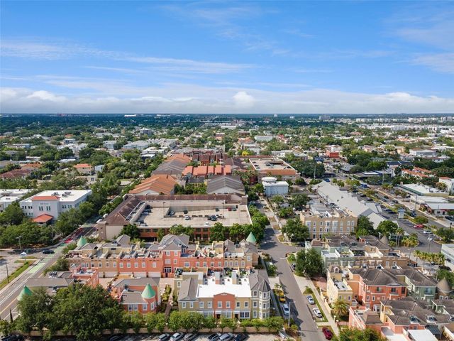 2402 VICTORIA GARDENS LANE, Tampa, FL 33609