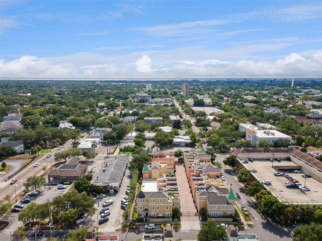 2402 VICTORIA GARDENS LANE, Tampa, FL 33609