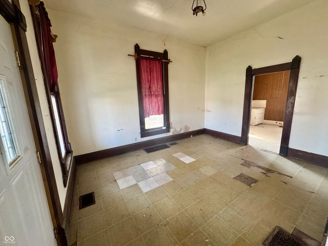 4 W Water Street, Cloverdale, IN 46120