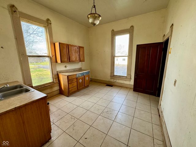 4 W Water Street, Cloverdale, IN 46120