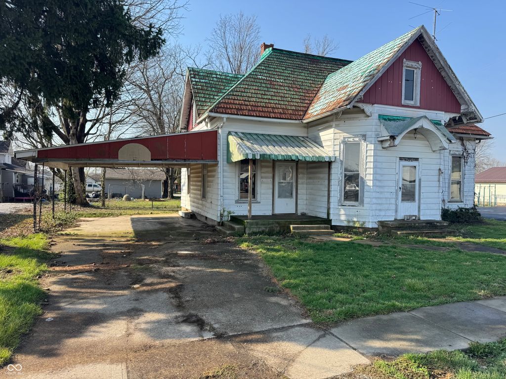 4 W Water Street, Cloverdale, IN 46120