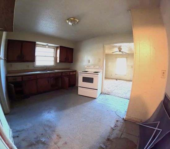 1611 W Atlantic Street, Springfield, MO 65803