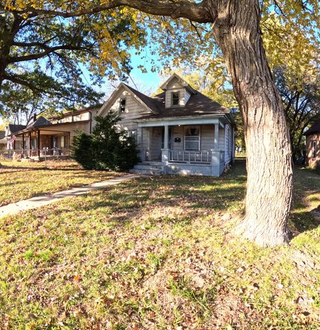 1611 W Atlantic Street, Springfield, MO 65803