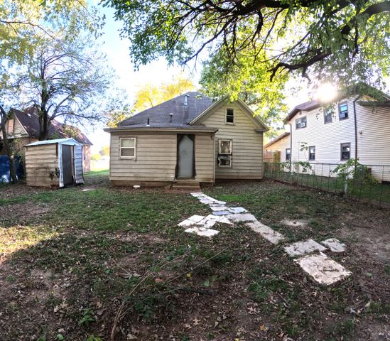 1611 W Atlantic Street, Springfield, MO 65803