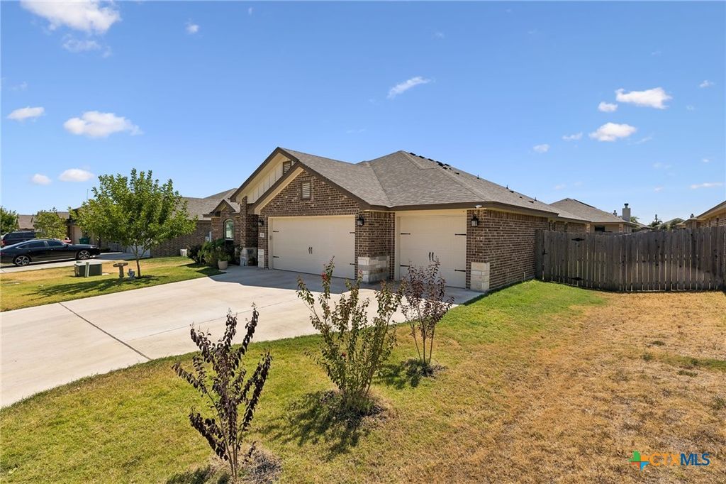 Image 1 of property listing at 3317 James Ridge Drive, Belton, TX 76513
