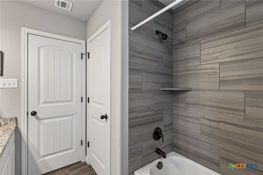 Image 11 of property listing at 3317 James Ridge Drive, Belton, TX 76513