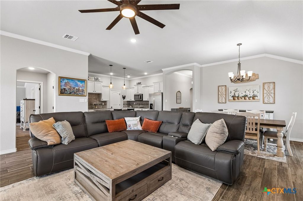 Image 18 of property listing at 3317 James Ridge Drive, Belton, TX 76513