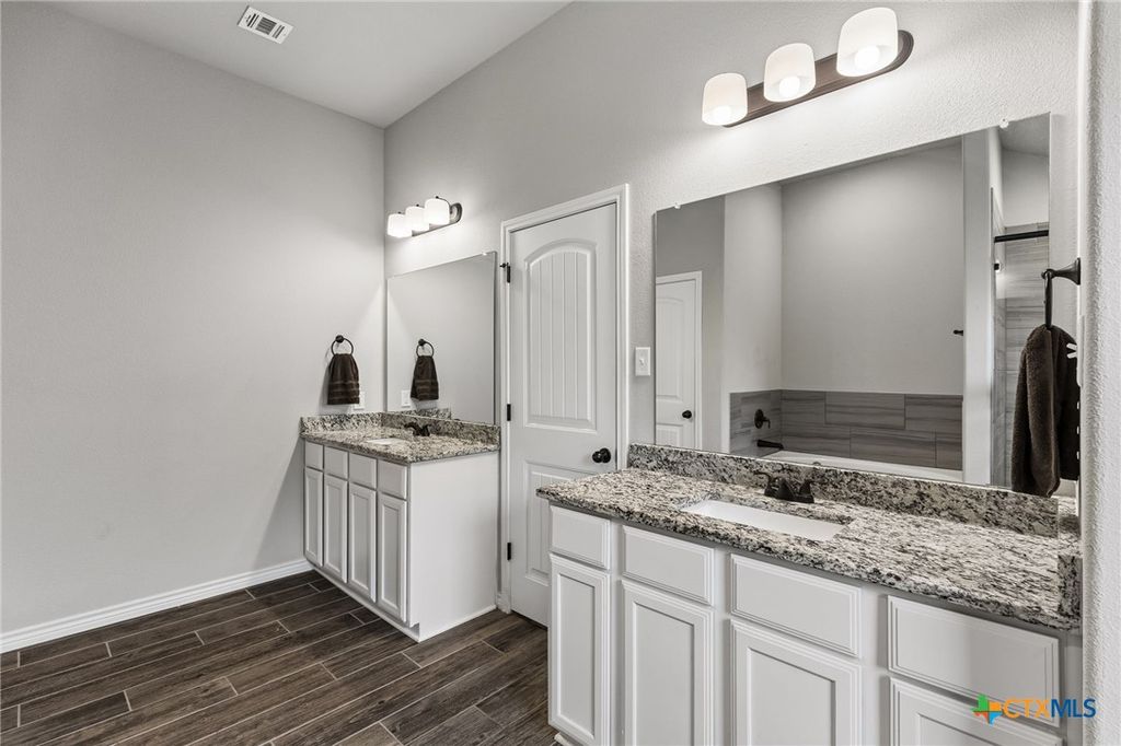 Image 32 of property listing at 3317 James Ridge Drive, Belton, TX 76513