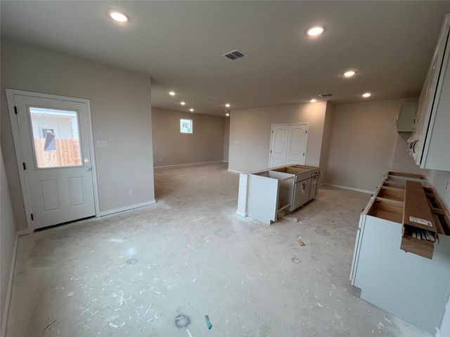 137 Clover BND, Liberty Hill, TX 78642