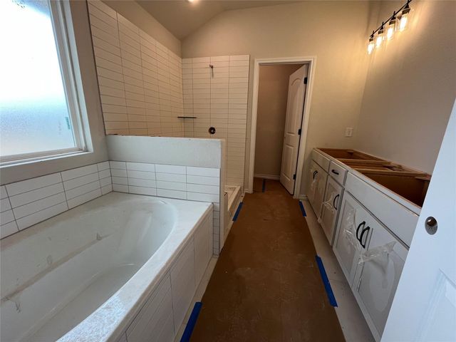 137 Clover BND, Liberty Hill, TX 78642